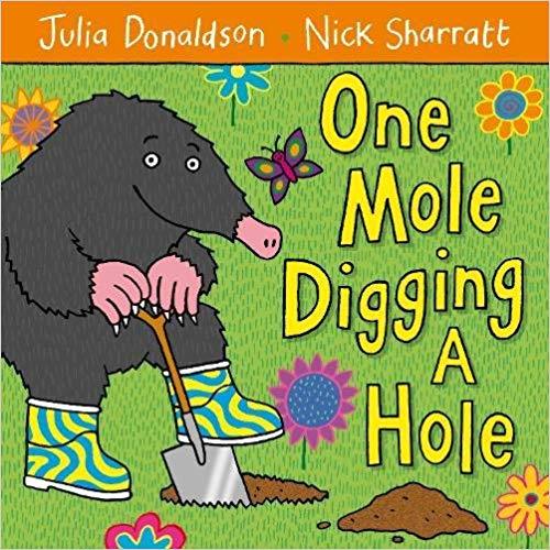 Một con chuột chũi đào hố của Julia Donaldson
