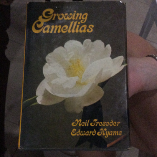 Trồng hoa trà, bởi Neil Treseder và Edward Hyams (đã qua sử dụng, bìa cứng)