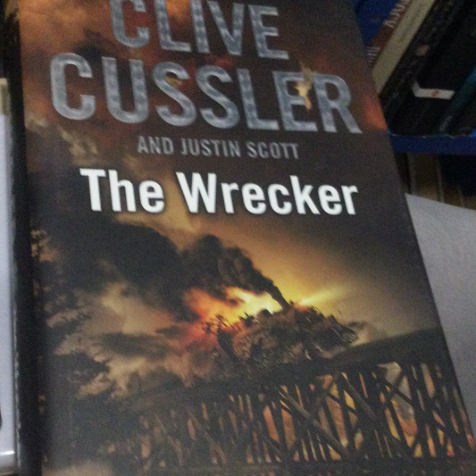 Kẻ phá hủy, bởi Clive Cussler (Đã qua sử dụng)
