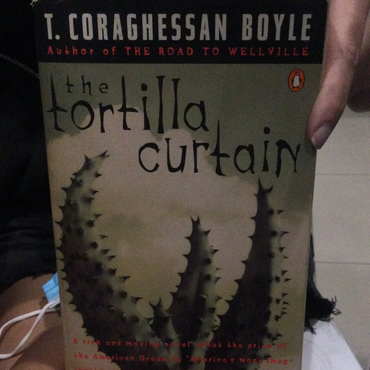 Bức màn Tortilla của TC Boyle (đã qua sử dụng)